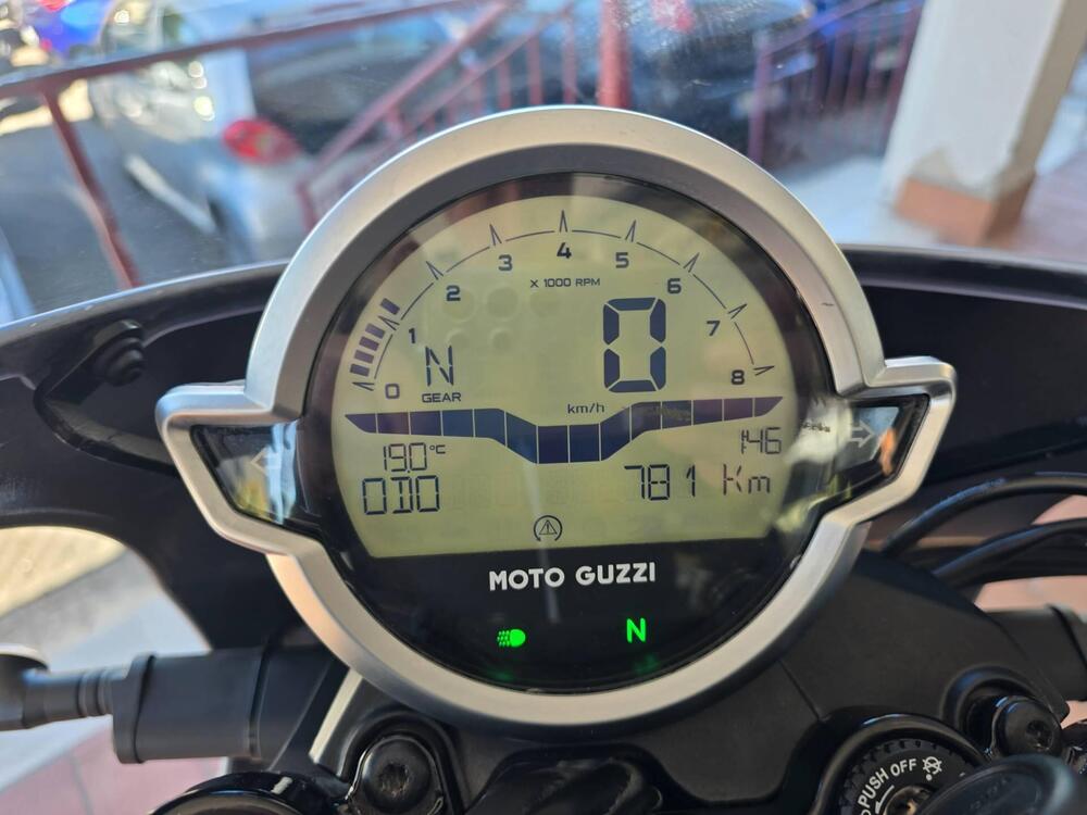 Moto Guzzi V7 Stone Corsa (2023 - 25) (9)