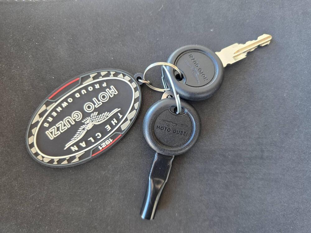 Moto Guzzi V7 Stone Corsa (2023 - 25) (8)