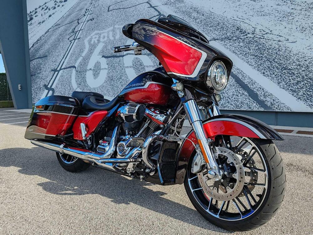 Harley-Davidson 117 Street Glide (2021) - FLHXSE (3)