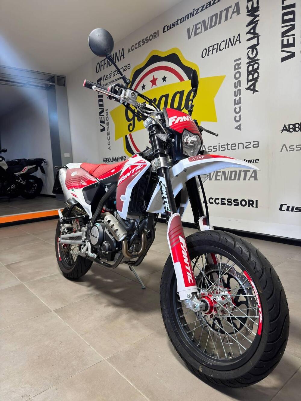 Fantic Motor XMF 125 Motard Performance 4T (2023 - 24) (2)