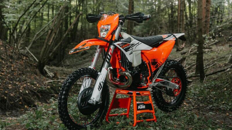 KTM 300 EXC HARDENDURO 2026: nata per l&#039;estremo [GALLERY]