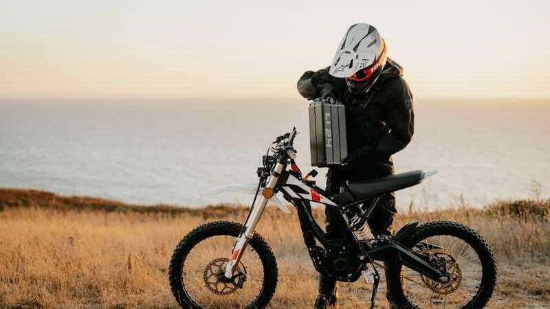 Due ruote elettriche in ripresa a settembre: tornano a crescere gli scooter, exploit continua per le