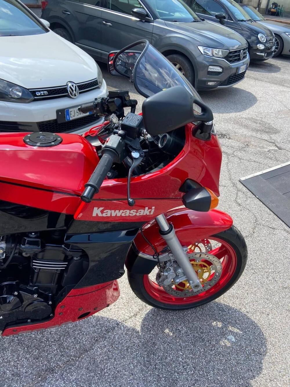 Kawasaki Gpz 900 r (3)