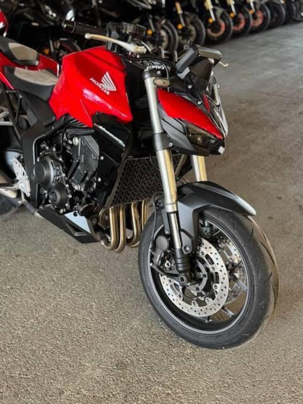 Honda CB 1000 Hornet (2025 - 26) (2)