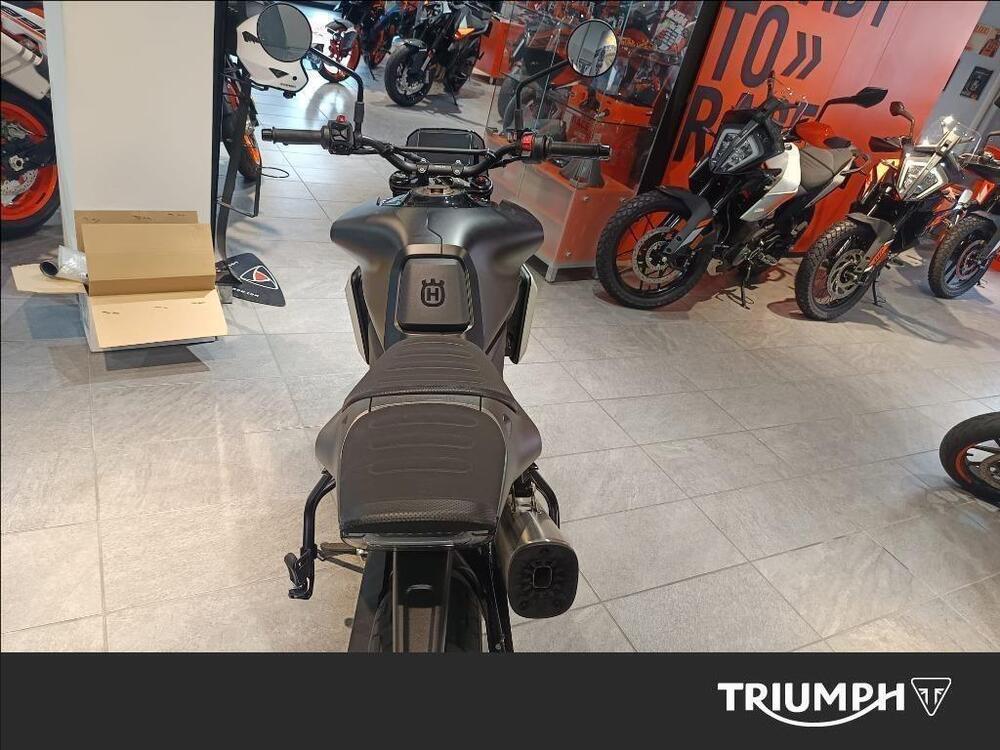 Husqvarna Svartpilen 801 (2024 - 26) (4)