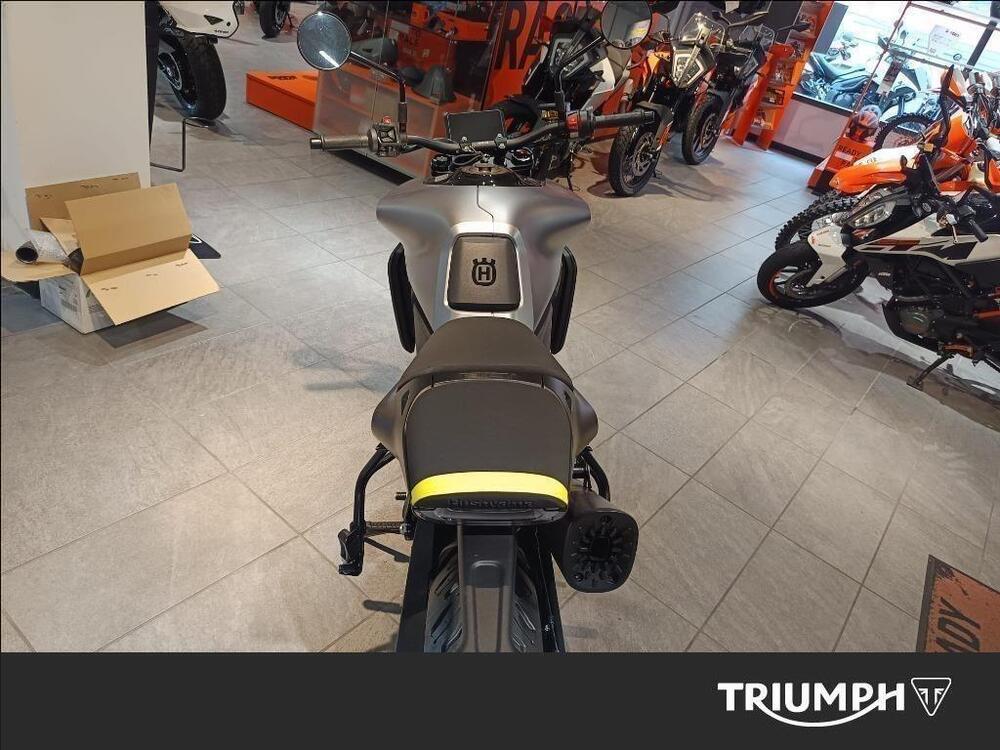 Husqvarna Vitpilen 801 L (2025 - 26) (4)