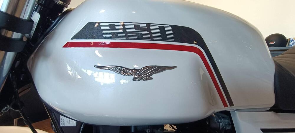 Moto Guzzi V7 Special (2025 - 26) (4)