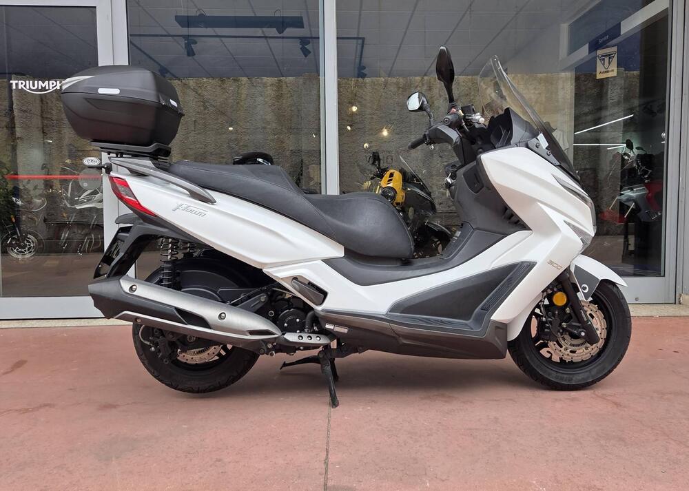 Kymco X-Town 300i ABS (2016 - 20) (3)