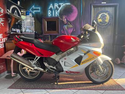 Honda VFR 800 (1998 - 01) usata