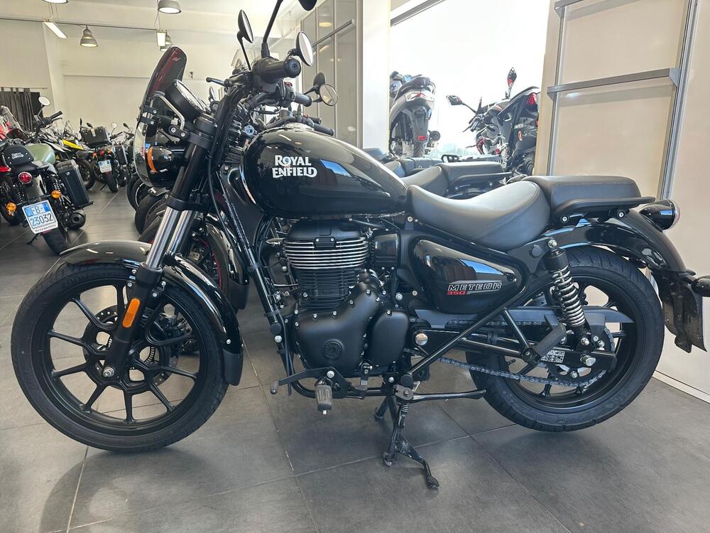 Royal Enfield Meteor 350 (2021 - 26) (2)