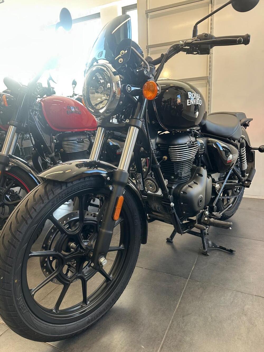 Royal Enfield Meteor 350 (2021 - 26) (3)