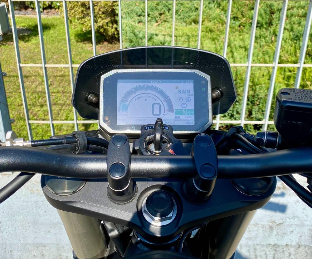 Honda CB 750 Hornet (2023 - 24) (3)