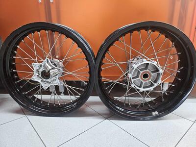 Coppia cerchi 17 KTM 690 SMC