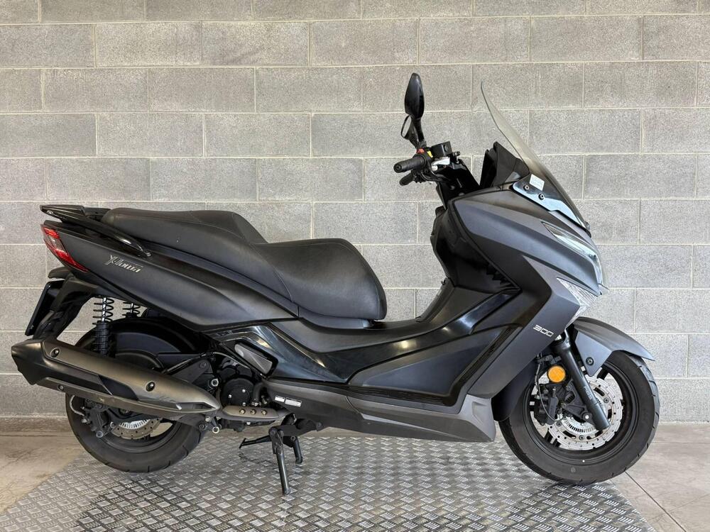Kymco X-Town 300i (2021 - 24) (2)