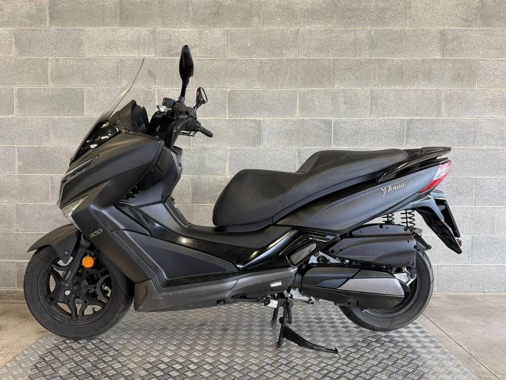 Kymco X-Town 300i (2021 - 24) (5)