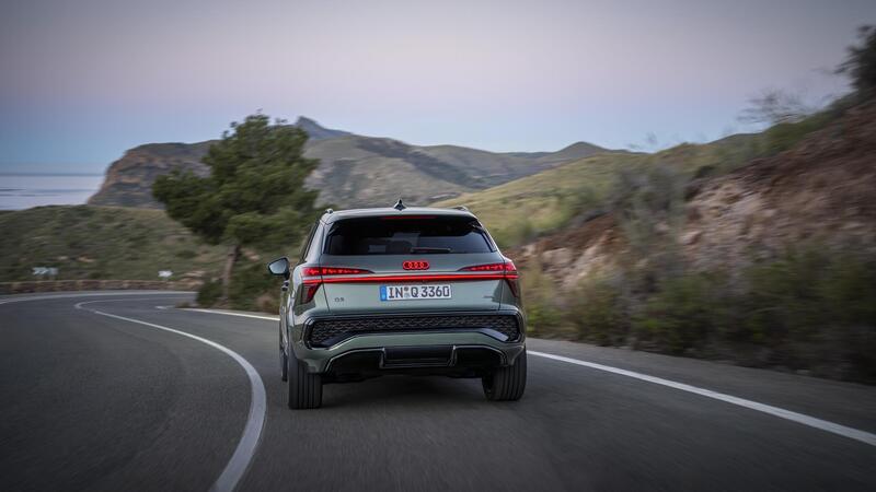 Nuova Audi Q3 2025: tutta nuova fuori e dentro ma c&#039;&egrave; ancora il diesel. E il prezzo...