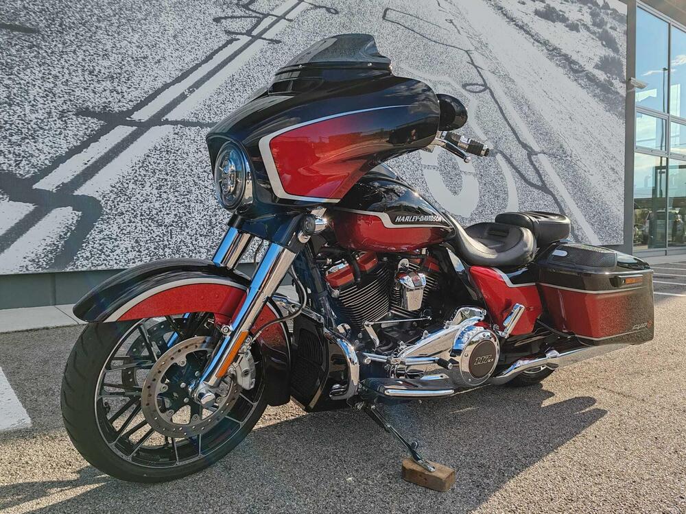 Harley-Davidson 117 Street Glide (2021) - FLHXSE (4)