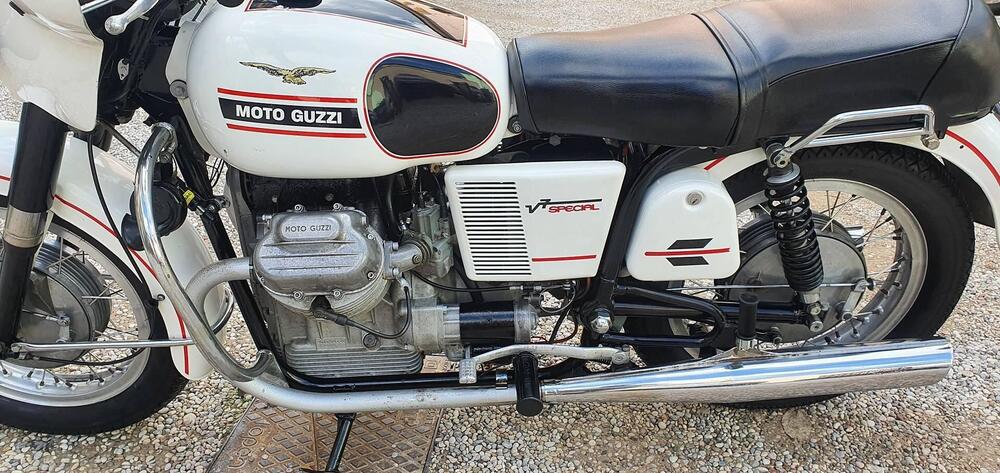 Moto Guzzi V7 SPECIAL (3)