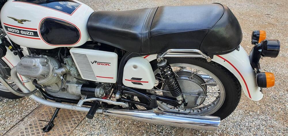 Moto Guzzi V7 SPECIAL (4)