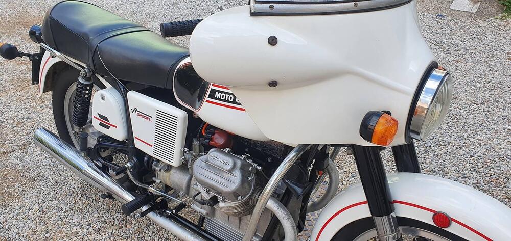 Moto Guzzi V7 SPECIAL (9)