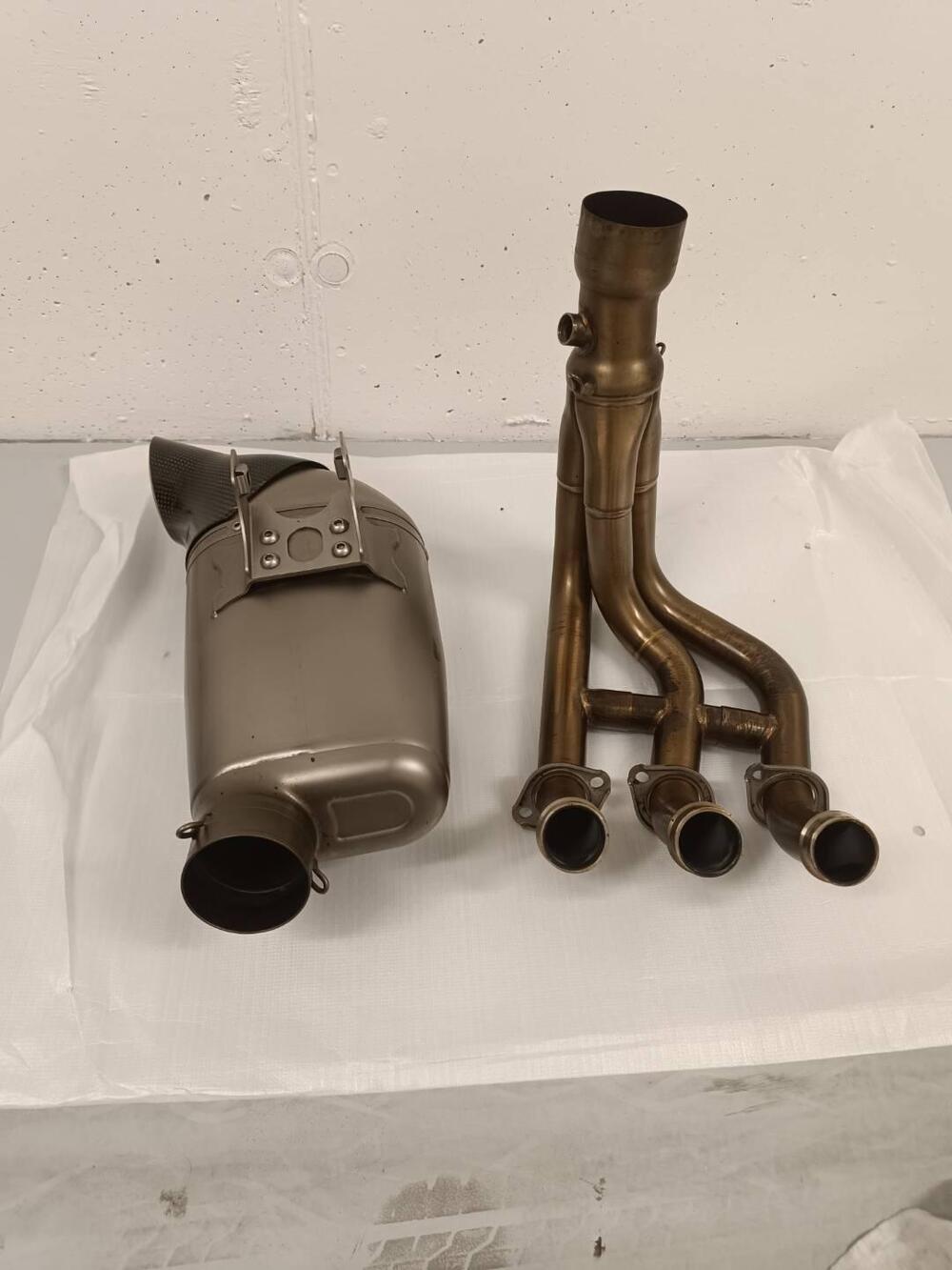 Scarico akrapovic MT-09 (4)