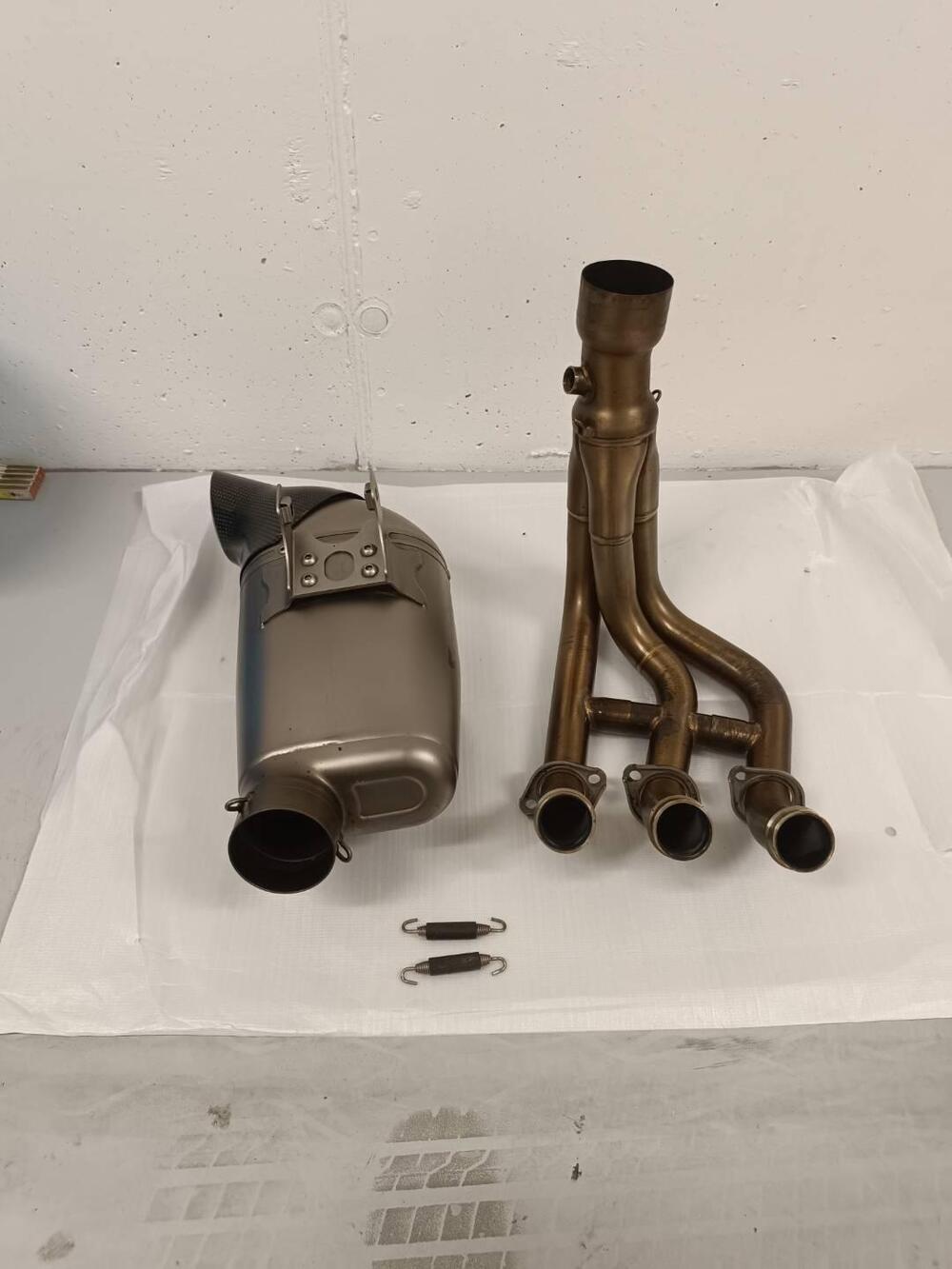 Scarico akrapovic MT-09 (6)