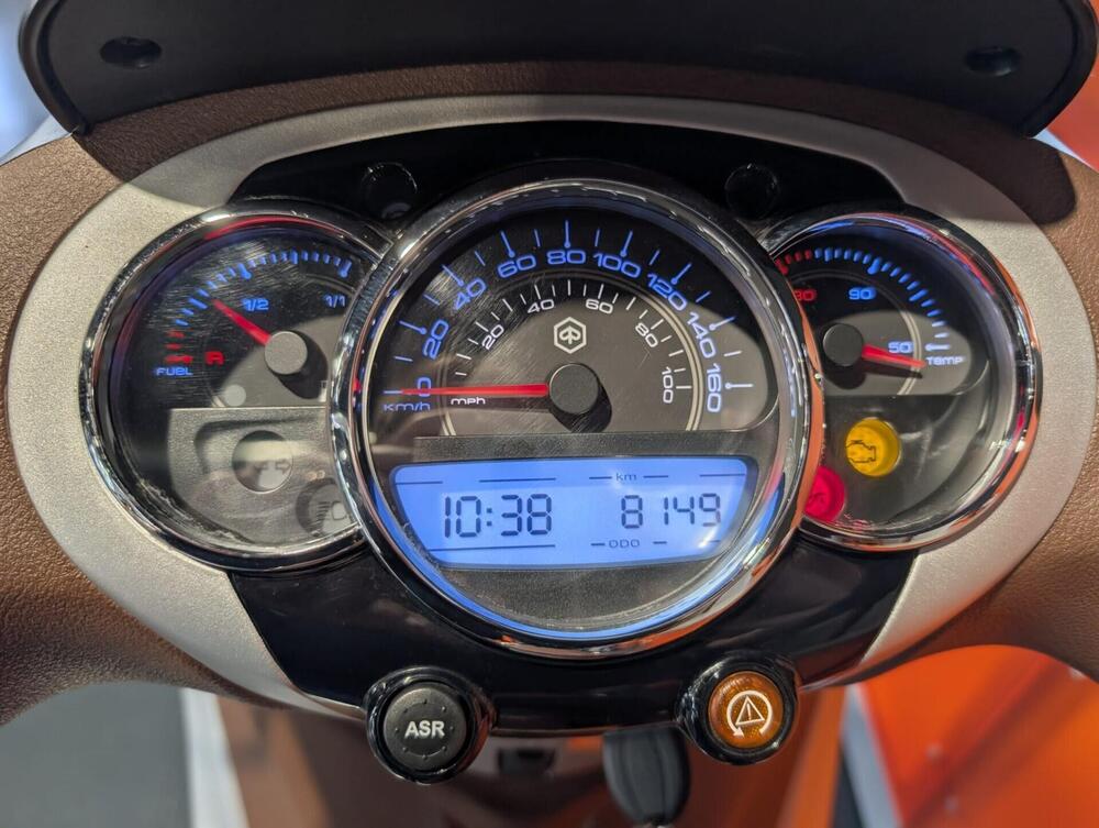 Piaggio Beverly 300 i.e. ABS-ASR (2016 - 20) (4)