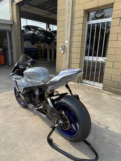 Yamaha YZF R1 (2020 - 25) usata