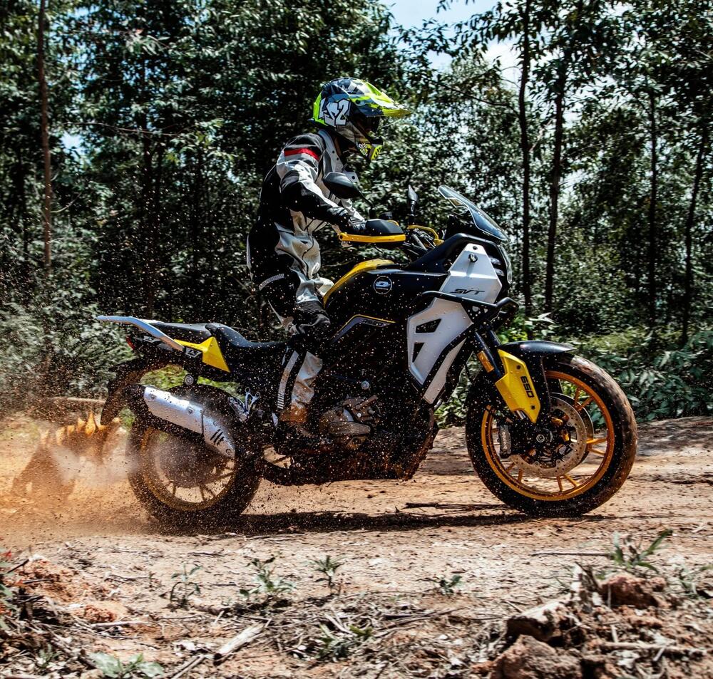 QJ Motor SVT 650 X (2025 - 26)