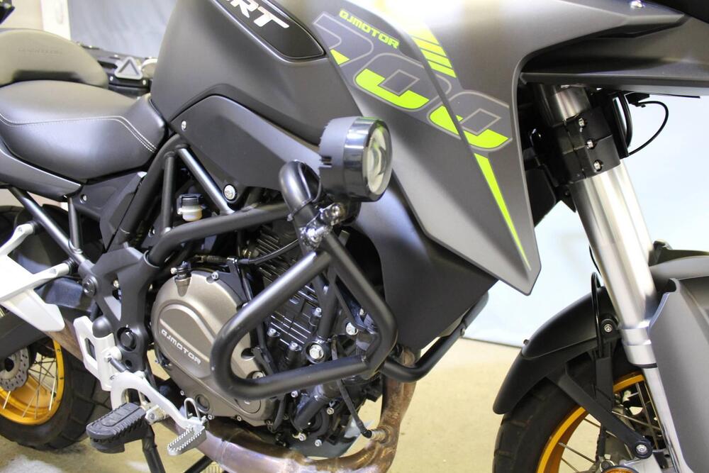 QJ Motor SRT 700 X (2024 - 25) (9)