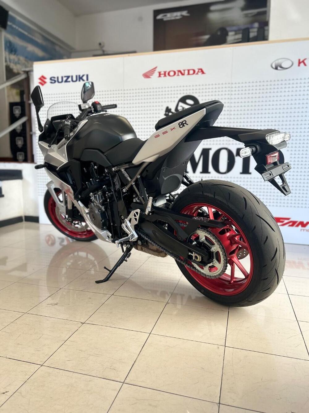 Suzuki GSX-8R (2024 - 26) (5)