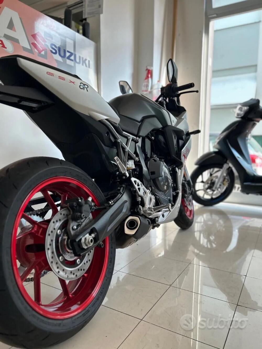 Suzuki GSX-8R (2024 - 26) (7)