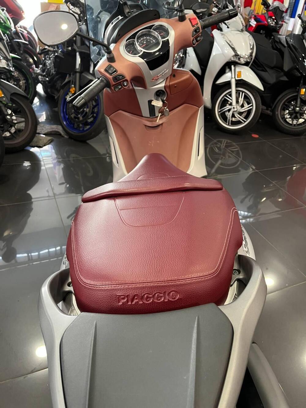 Piaggio Beverly 350 SportTouring ie (2011 - 15) (4)