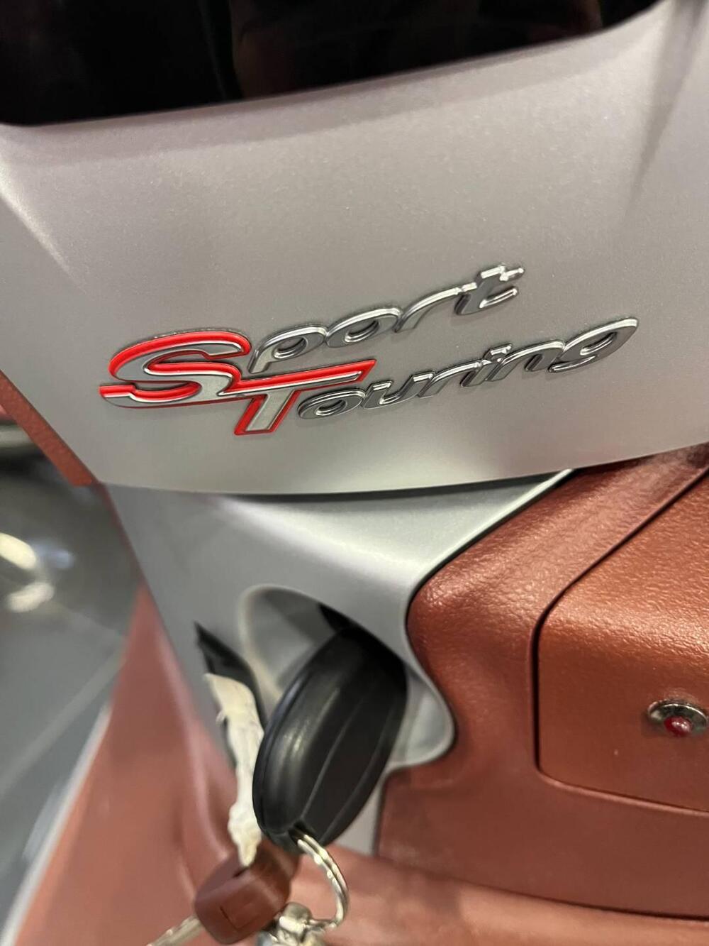 Piaggio Beverly 350 SportTouring ie (2011 - 15) (5)