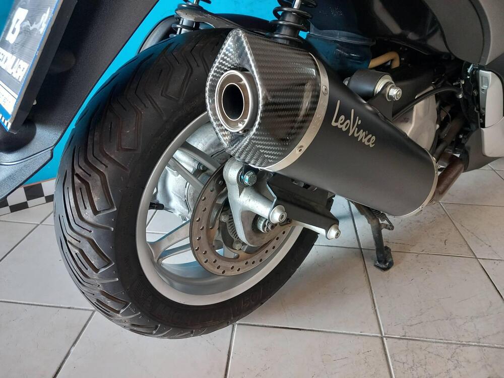 Piaggio Beverly 300 i.e. ABS-ASR (2016 - 20) (12)