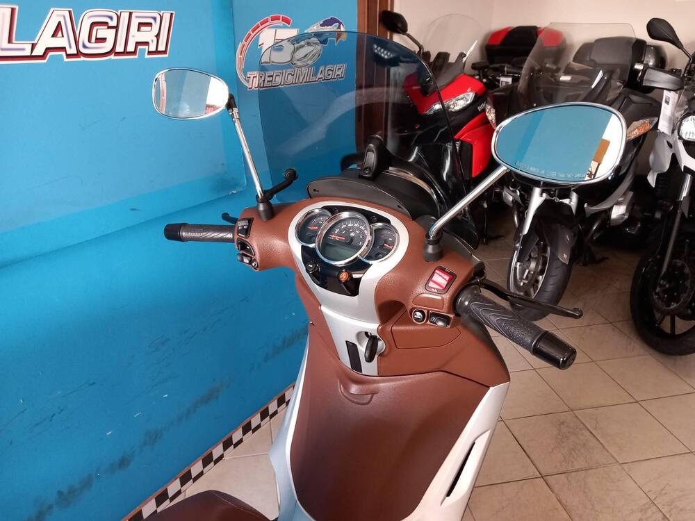 Piaggio Beverly 300 i.e. ABS-ASR (2016 - 20) (17)