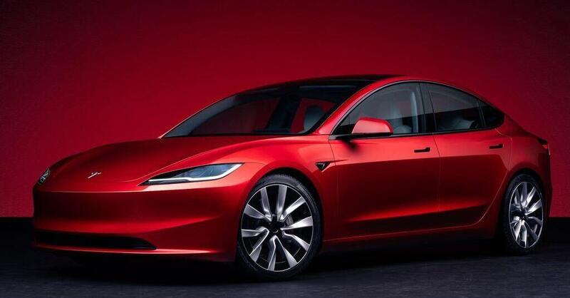Tesla: quasi 500mila auto consegnate in tre mesi, ma BYD batte la casa americana