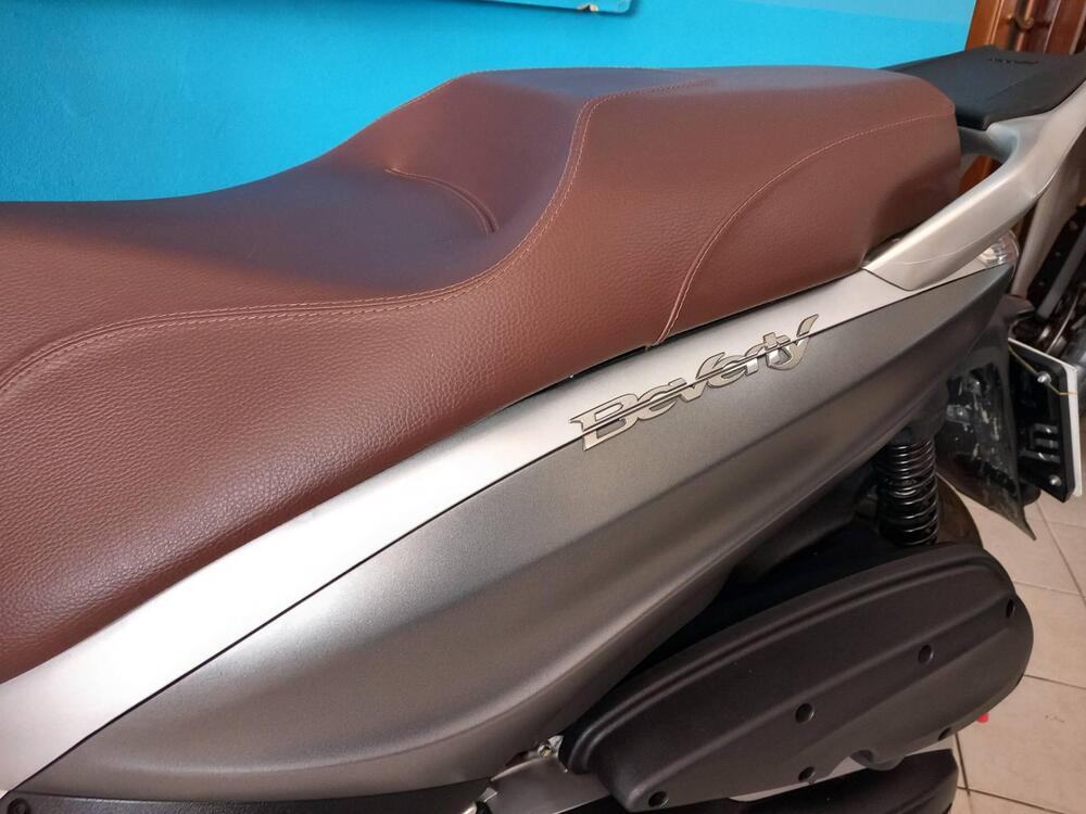 Piaggio Beverly 300 i.e. ABS-ASR (2016 - 20) (10)