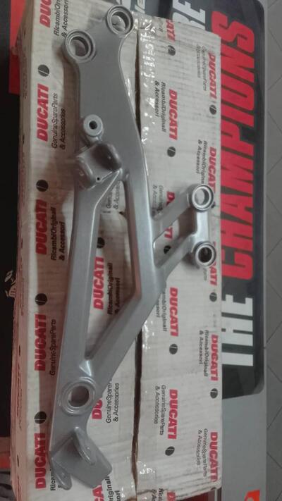 SUPPORTO PEDANA SX Ducati