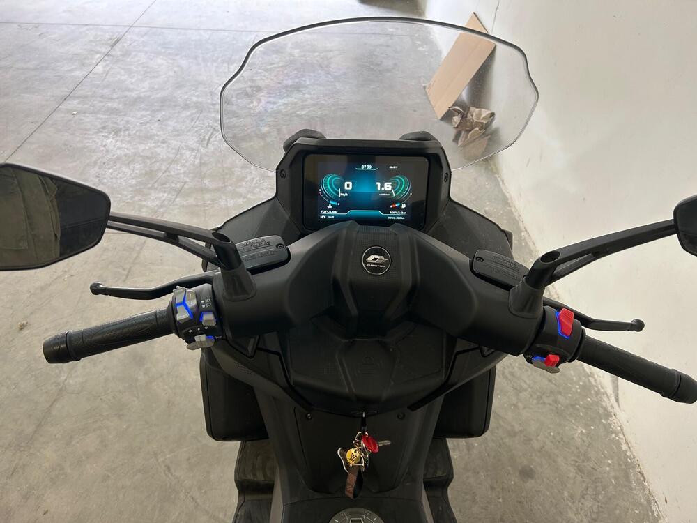 QJ Motor Fort 350 (2024) (8)