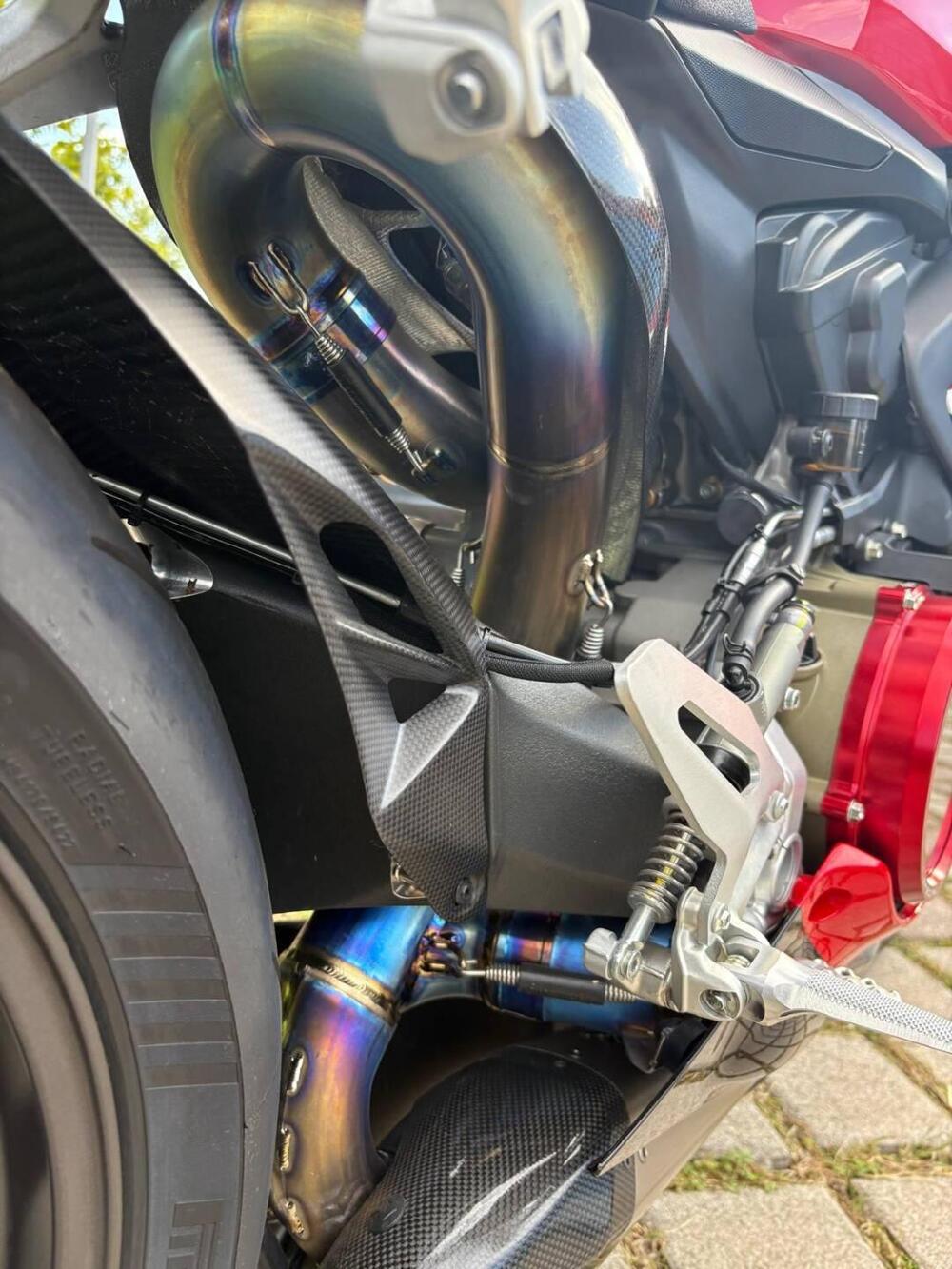 Ducati Panigale V2 Bayliss 1st Championship 20th Anniversary (2021 - 24) (15)