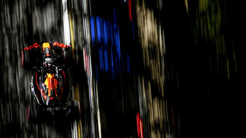 F1 Singapore: Max Verstappen pu&ograve; davvero sfidare la McLaren? Ecco cosa ci dicono le libere 