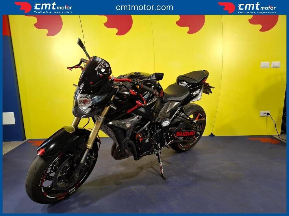 Suzuki GSR 750 (2010 - 15) (3)