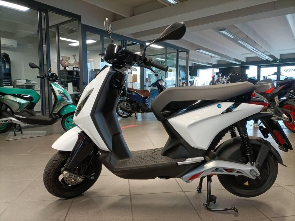 Piaggio 1 Active (2022 - 26) (3)