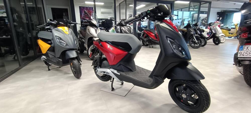 Piaggio 1 Active (2022 - 26) (12)