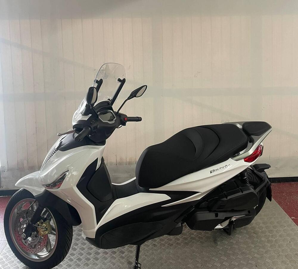 Piaggio Beverly 400 (2025) (2)