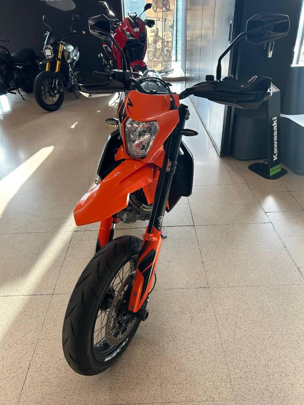 KTM 690 SMC R (2021 - 22) (3)