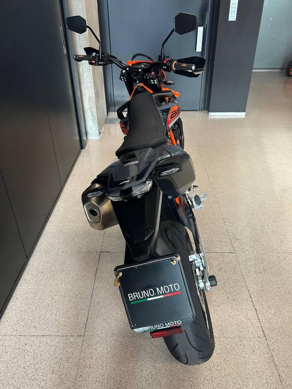 KTM 690 SMC R (2021 - 22) (4)