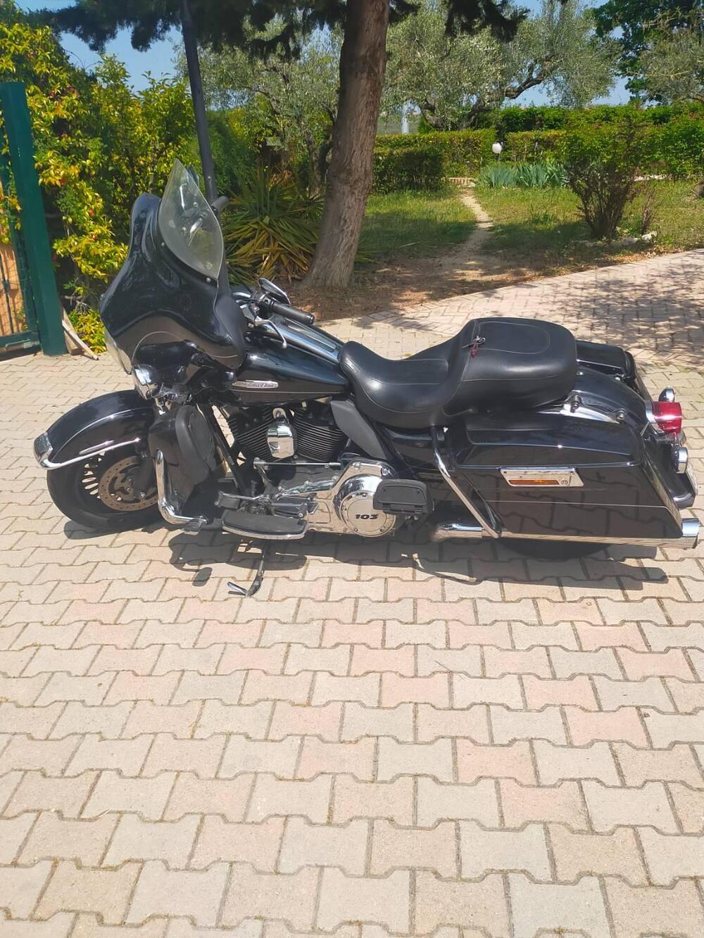 Harley-Davidson 1690 Electra Glide Ultra Limited (2010 - 13) - FLHTK (2)