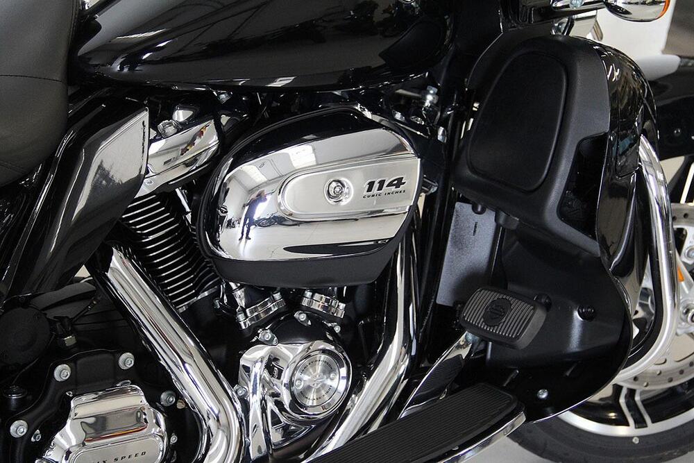 Harley-Davidson 114 Road Glide Limited (2020) - FLTRK (4)